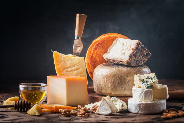 5 queserías para comprar y disfrutar del queso en la capital